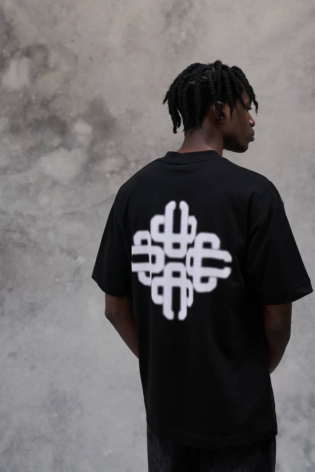 Couture Club - Blurred Graphic Emblem Tee | Black